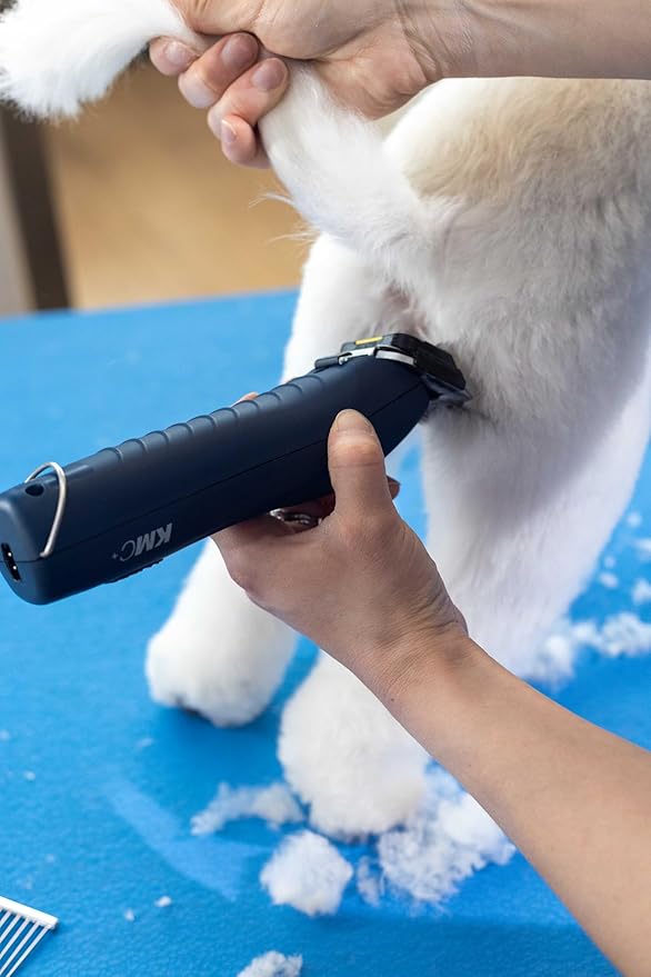Wahl Professional Animal KMC+ 2-Speed Cordless Clipper (3027168) - Detachable Blade Pet & Dog Clipper Kit - Patented Ergonomic Housing Design - Navy